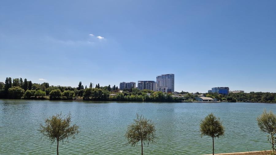 Apartament cu 3 camere decomandat, mobilat în Barbu Văcărescu