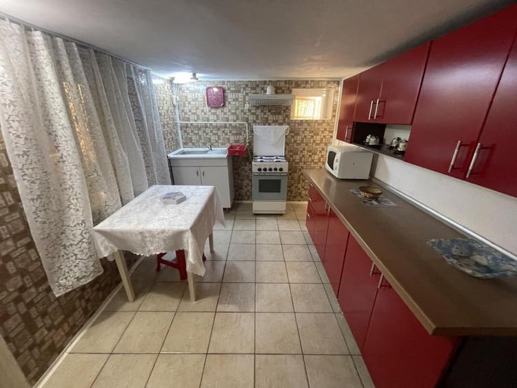 Casă individuală cu 4 camere cu Canalizare în Central