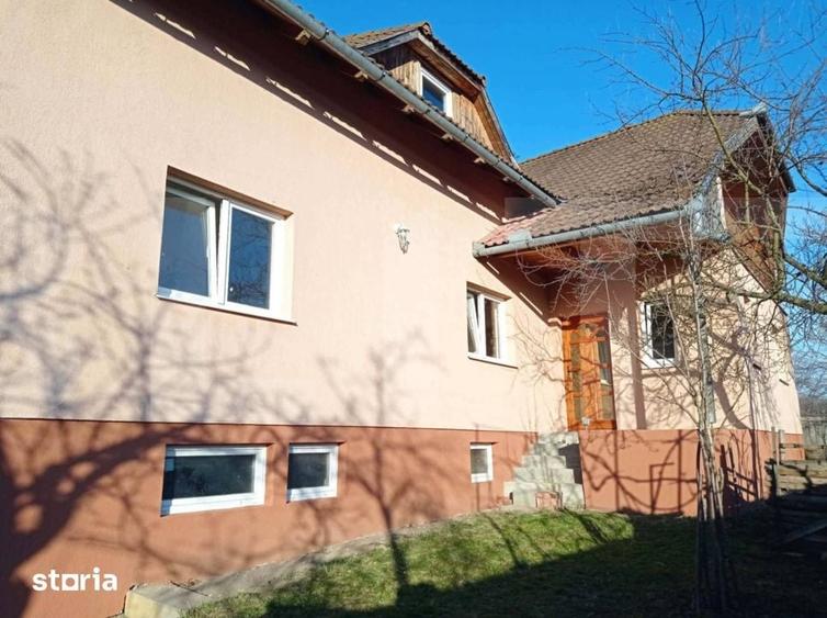 Casă cu 5 camere cu Teren 486 Mp în Central