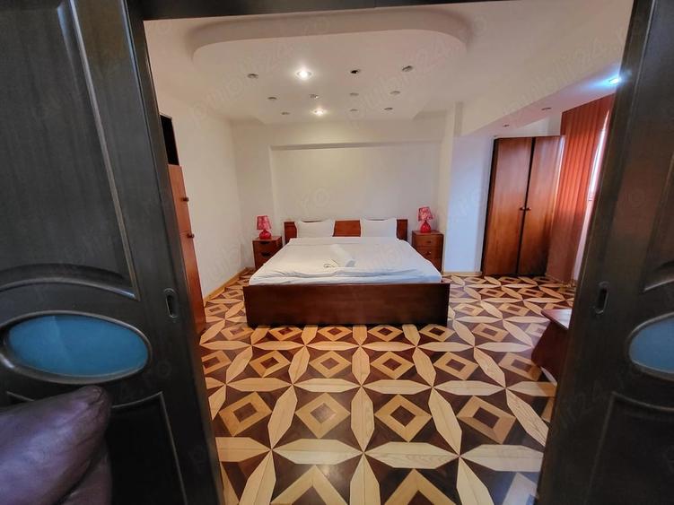 Apartament cu 3 camere semidecomandat în Decebal