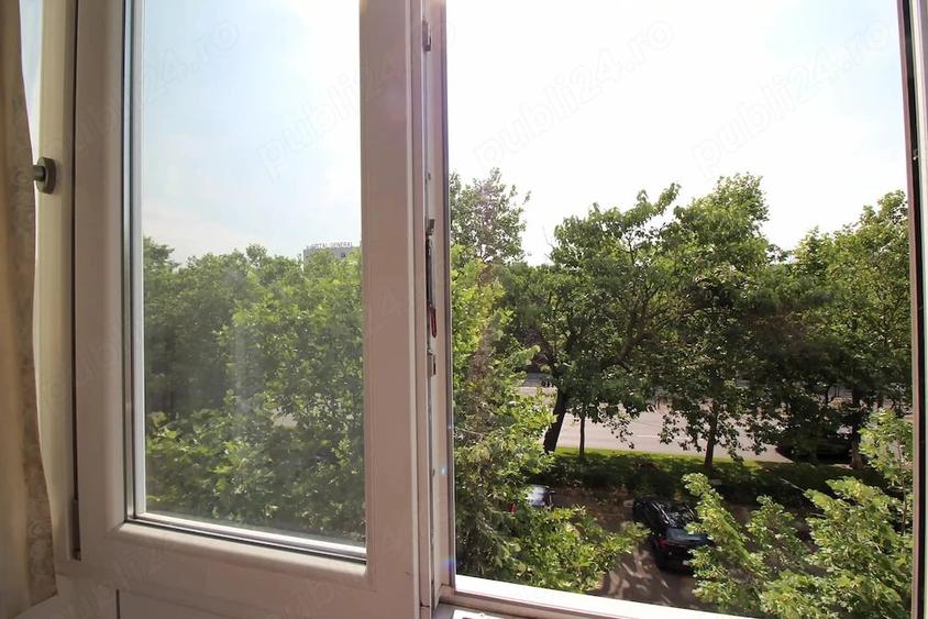 Apartament cu 3 camere decomandat în Mihai Bravu