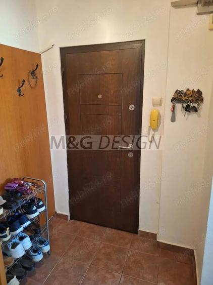 Apartament cu 3 camere semidecomandat în Dacia