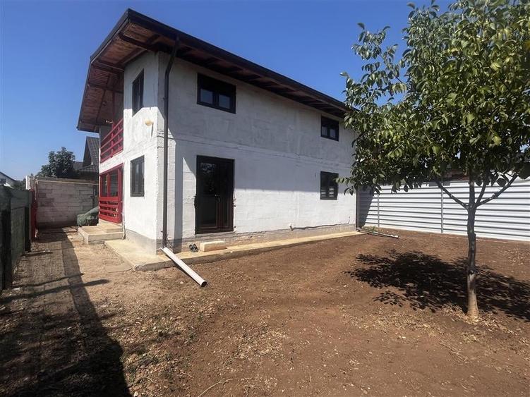Casă individuală cu 4 camere cu Teren 300 Mp în Strejnicu