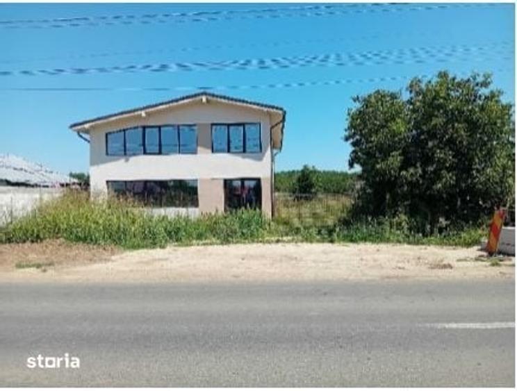 Casă cu 4 camere cu Teren 5019 Mp în Bucșani