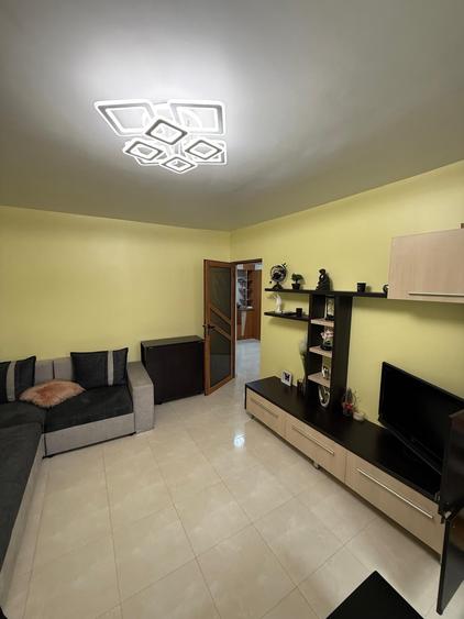 Apartament cu 3 camere decomandat în Gară
