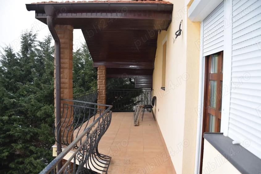 Casă cu 4 camere cu Teren 3300 Mp în Uileacu de Munte