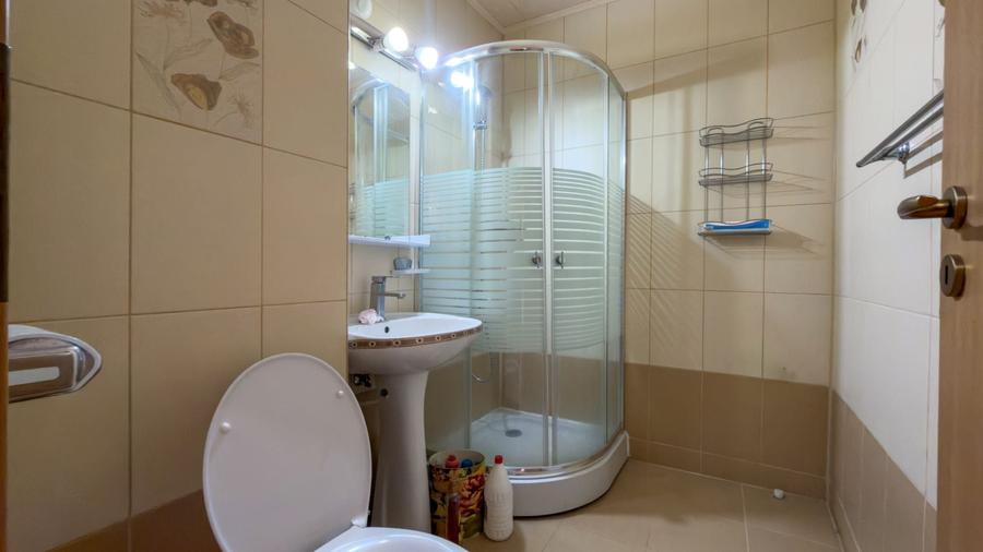 Garsonieră decomandată în Sud