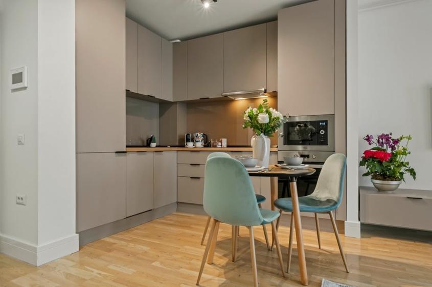Apartament cu 2 camere decomandat, mobilat în Barbu Văcărescu