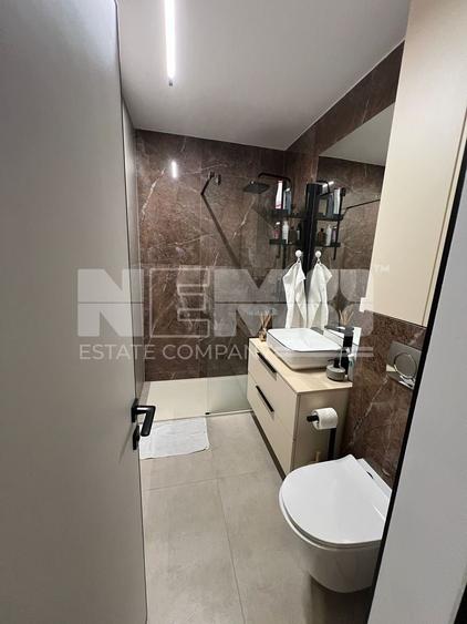 Apartament cu 3 camere semidecomandat, mobilat în Ultracentral