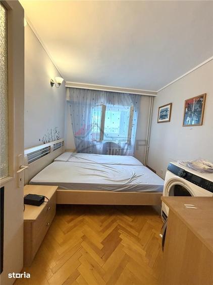 Apartament cu 3 camere decomandat în Nicolina