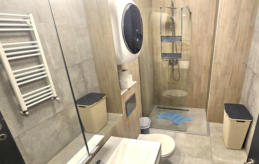 Apartament cu 2 camere decomandat, mobilat în Central