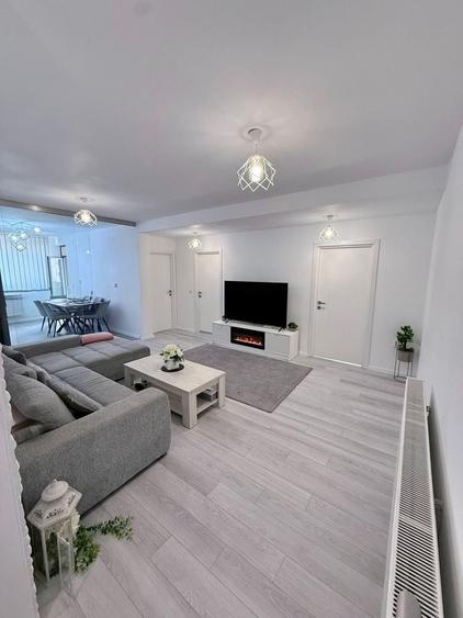 Apartament cu 3 camere decomandat în Florești