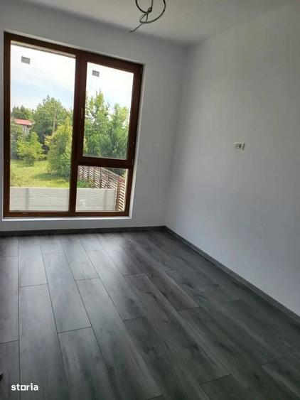 Casă cu 4 camere în Ostratu