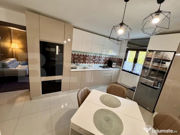 Apartament cu 4 camere decomandat în Sărari