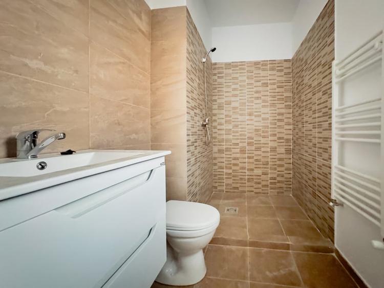 Duplex cu 4 camere cu Teren 250 Mp în Gulia