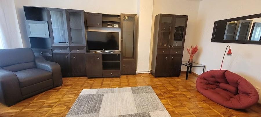 Apartament cu 3 camere decomandat în Gara