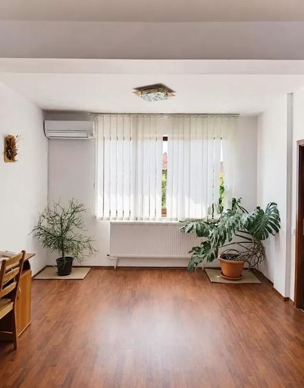 Apartament cu 2 camere semidecomandat, mobilat în 1 Mai