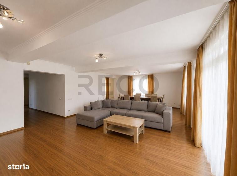 Casă cu 4 camere cu Teren 1240 Mp în Podgoria