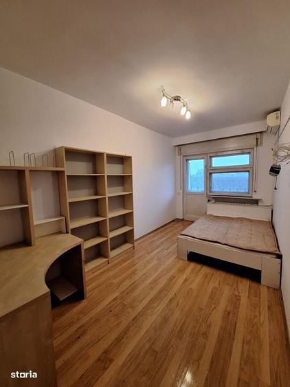 Apartament cu 3 camere în Brezoianu