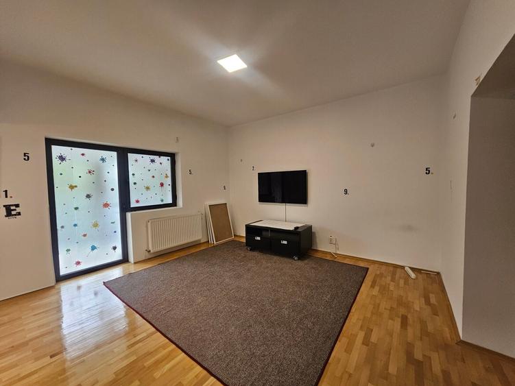 Casă individuală cu 5 camere cu Canalizare în Pipera