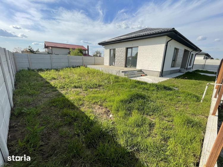 Casă cu 4 camere cu Teren 400 Mp în Domnești