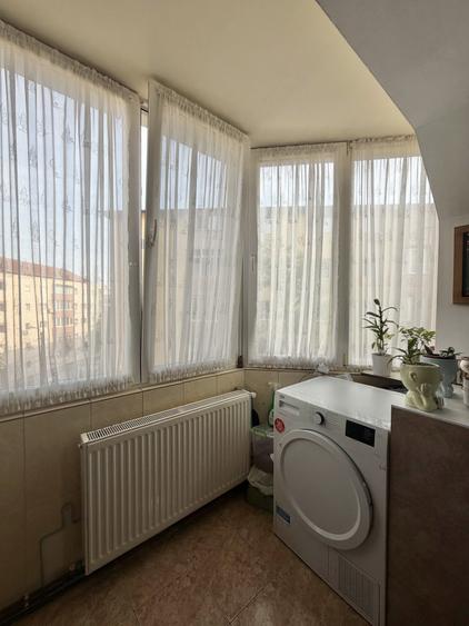 Apartament cu 2 camere decomandat, mobilat în Dâmbovița