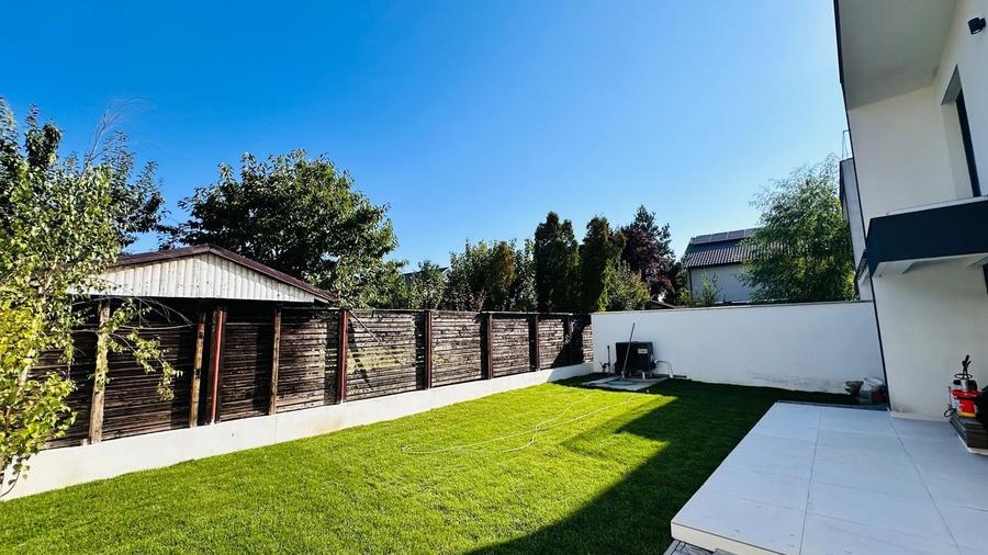 Duplex cu 4 camere cu Teren 394 Mp în Ostratu