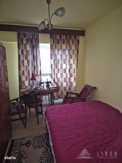 Apartament cu 3 camere decomandat în Zorilor