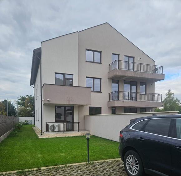Apartament cu 3 camere decomandat, mobilat în Dămăroaia