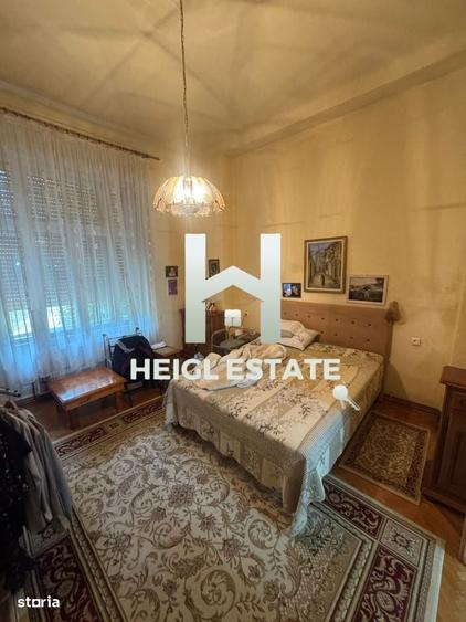 Apartament cu 4 camere în P-ța Victoriei