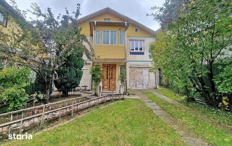Casă cu 5 camere cu Teren 273 Mp în Central