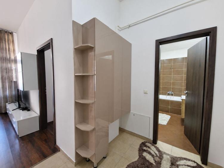 Apartament cu 2 camere semidecomandat, mobilat în Soarelui