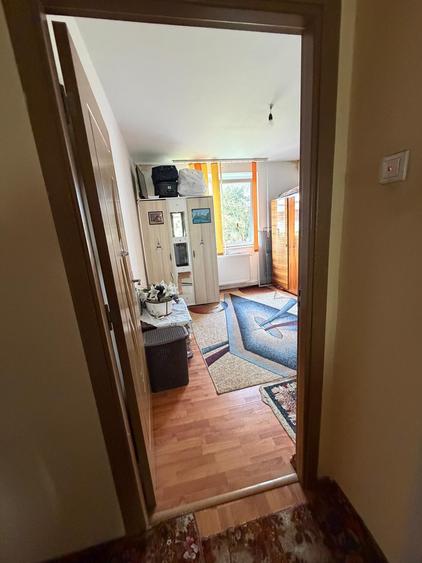 Apartament cu 4 camere semidecomandat în Tomis Nord