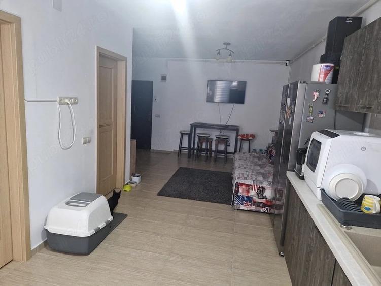 Apartament cu 2 camere semidecomandat în Florești