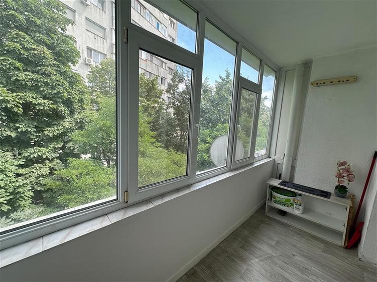 Apartament cu 2 camere decomandat în Podu Roș