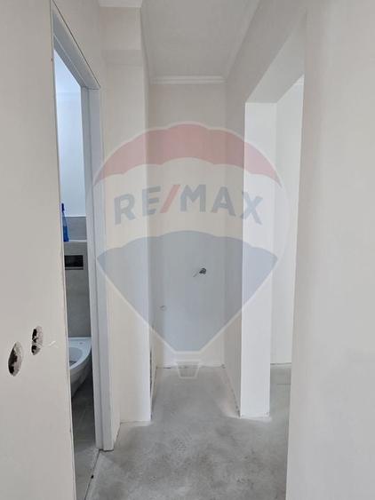 Apartament cu 2 camere semidecomandat în Crângași