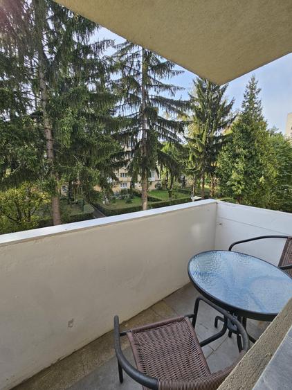 Apartament cu 3 camere semidecomandat în Astra