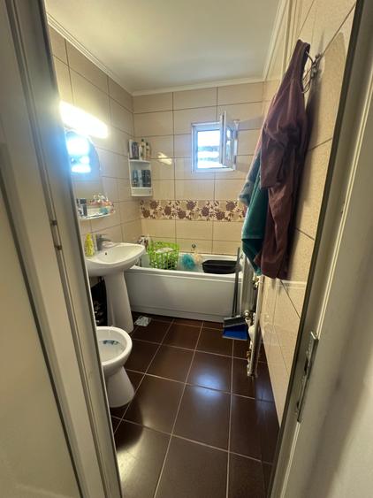 Apartament cu 2 camere semidecomandat în Rahova