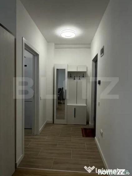 Apartament cu 3 camere semidecomandat în Florești