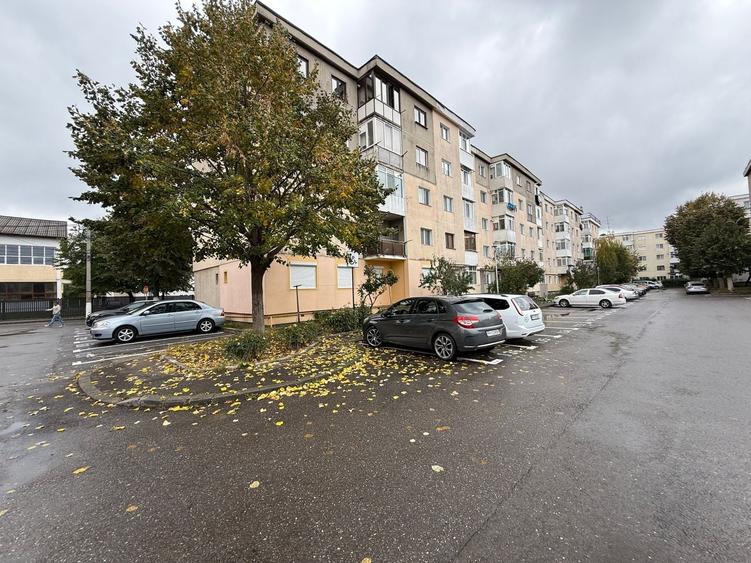 Apartament cu 2 camere decomandat, mobilat în Central