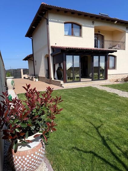 Casă cu 4 camere în Livada