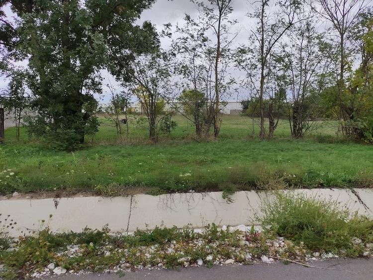 Teren de 1460 mp, în Măureni