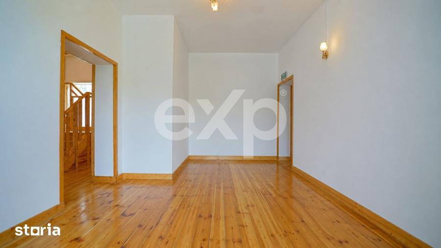 Casă cu 9 camere cu Teren 1766 Mp în Central