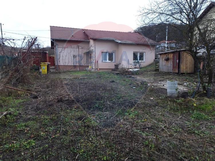 Casă cu 3 camere cu Teren 545 Mp în Central