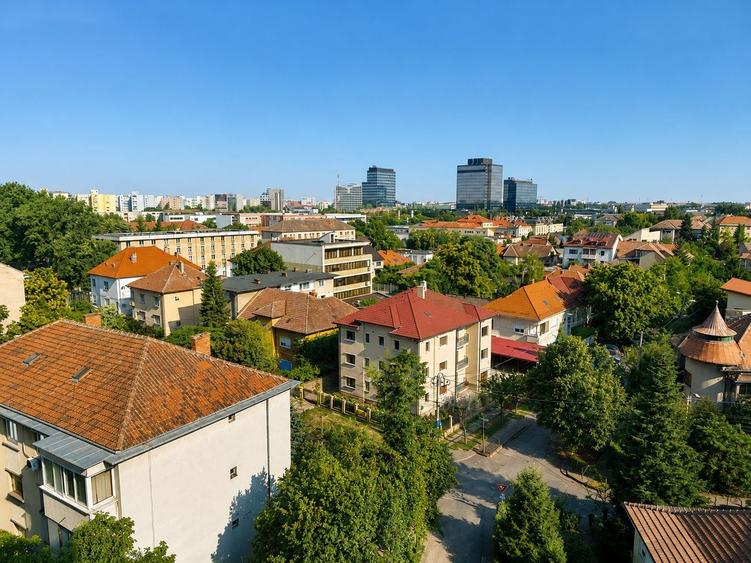 Apartament cu 3 camere decomandat, mobilat în Take Ionescu