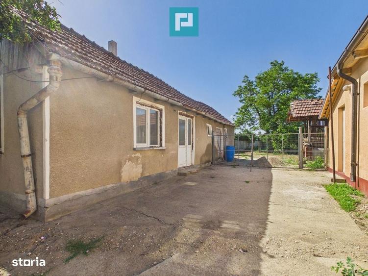 Casă cu 3 camere cu Teren 2233 Mp în Girișu de Criș