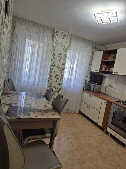 Apartament cu 3 camere decomandat în Ultracentral