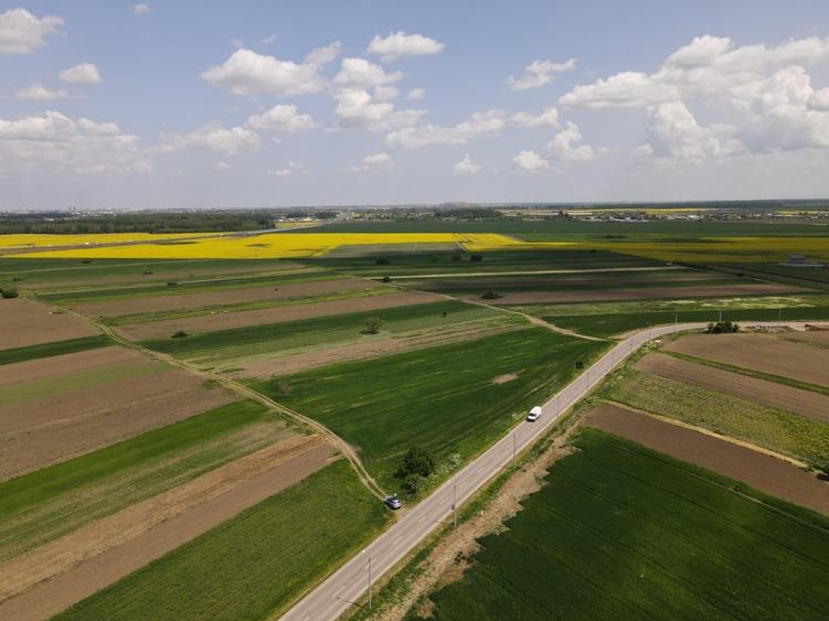 Teren Construcții intravilan de 3400 mp, în 1 Decembrie