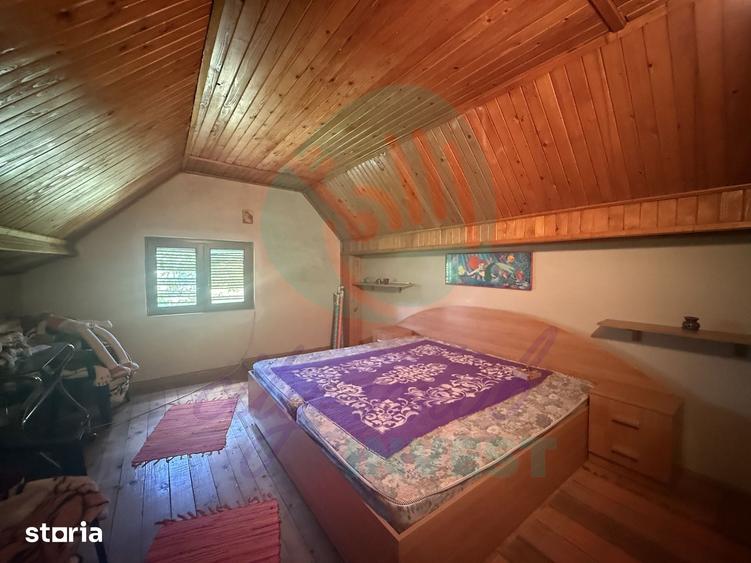 Casă cu 5 camere cu Teren 1000 Mp în Moara Domnească