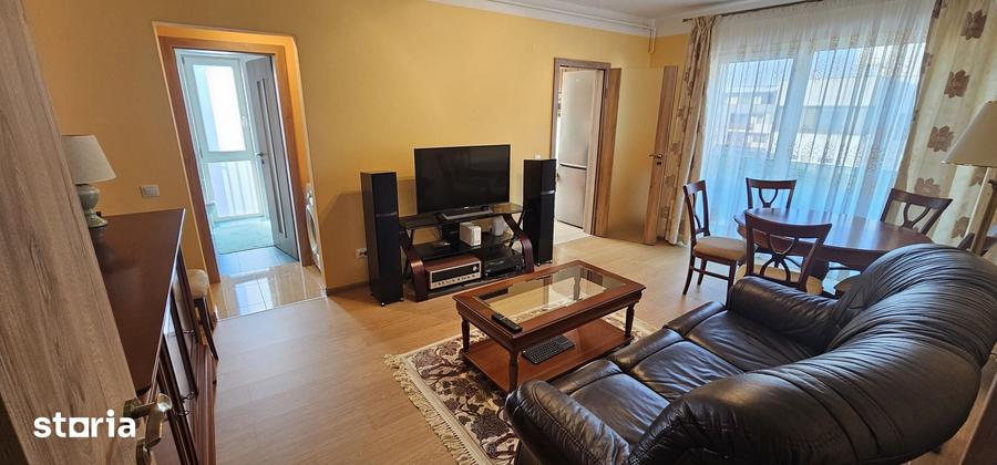 Apartament cu 3 camere semidecomandat în Central